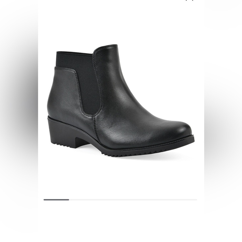 Cliffs By White Mountain Women's Durable Chelsea Boots